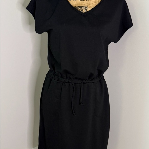 BE COOL Black V-Neck Dress - Picture 2 of 8
